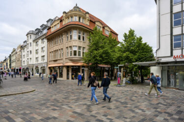 Das denkmalgeschützte Kaufhaus in der Kröpeliner Strasse 64 in Rostock (D) wurde saniert und umgenutzt. (Foto: pd)