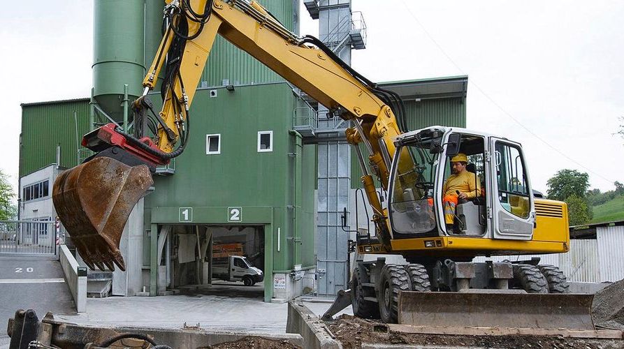 Unsichere Schnellwechseleinrichtungen an Baggern sind ab 1. Januar 2025 nicht mehr erlaubt. (Foto: Suva)